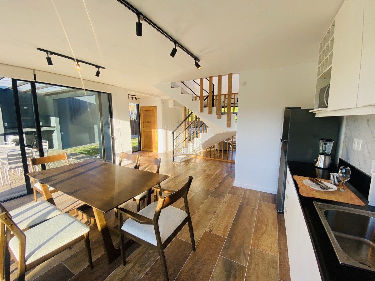 Casa ID.507 - Casa en venta y alquiler anual en Barrio Privado, Punta del Este