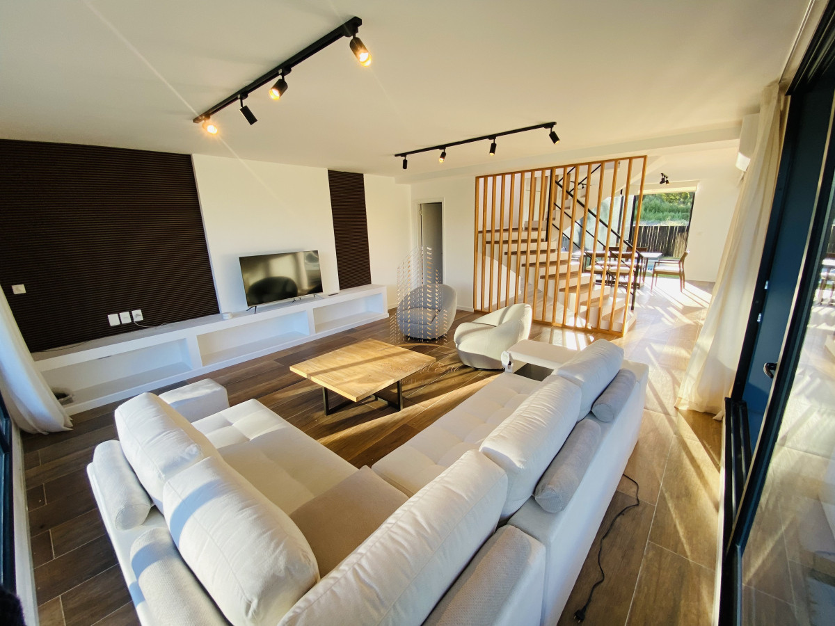 Casa ID.507 - Casa en venta y alquiler anual en Barrio Privado, Punta del Este