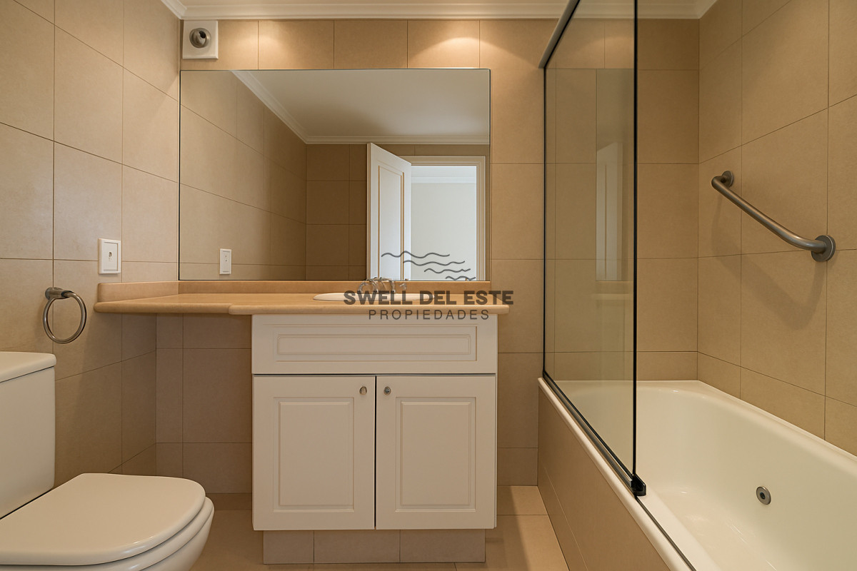 Apartamento ID.182 - 3 dormitorios a 100 metros del mar - Playa Brava – U$S 305.000