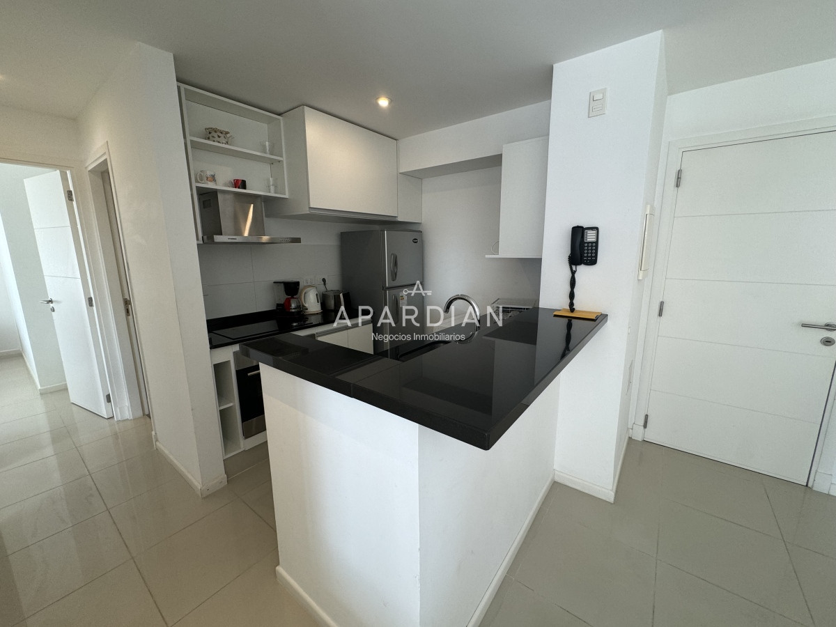 Apartamento ID.21097849 - Apartamento de 2 dormitorios 1 baño ubicado en playa brava a metros del mar 