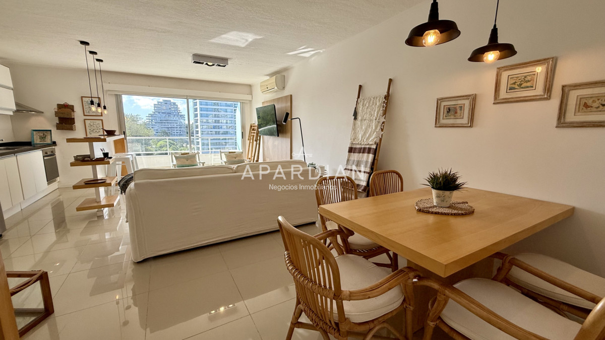 Apartamento ID.21099419 - Apartamento de un dormitorio, con gran terraza, en venta en Punta del Este