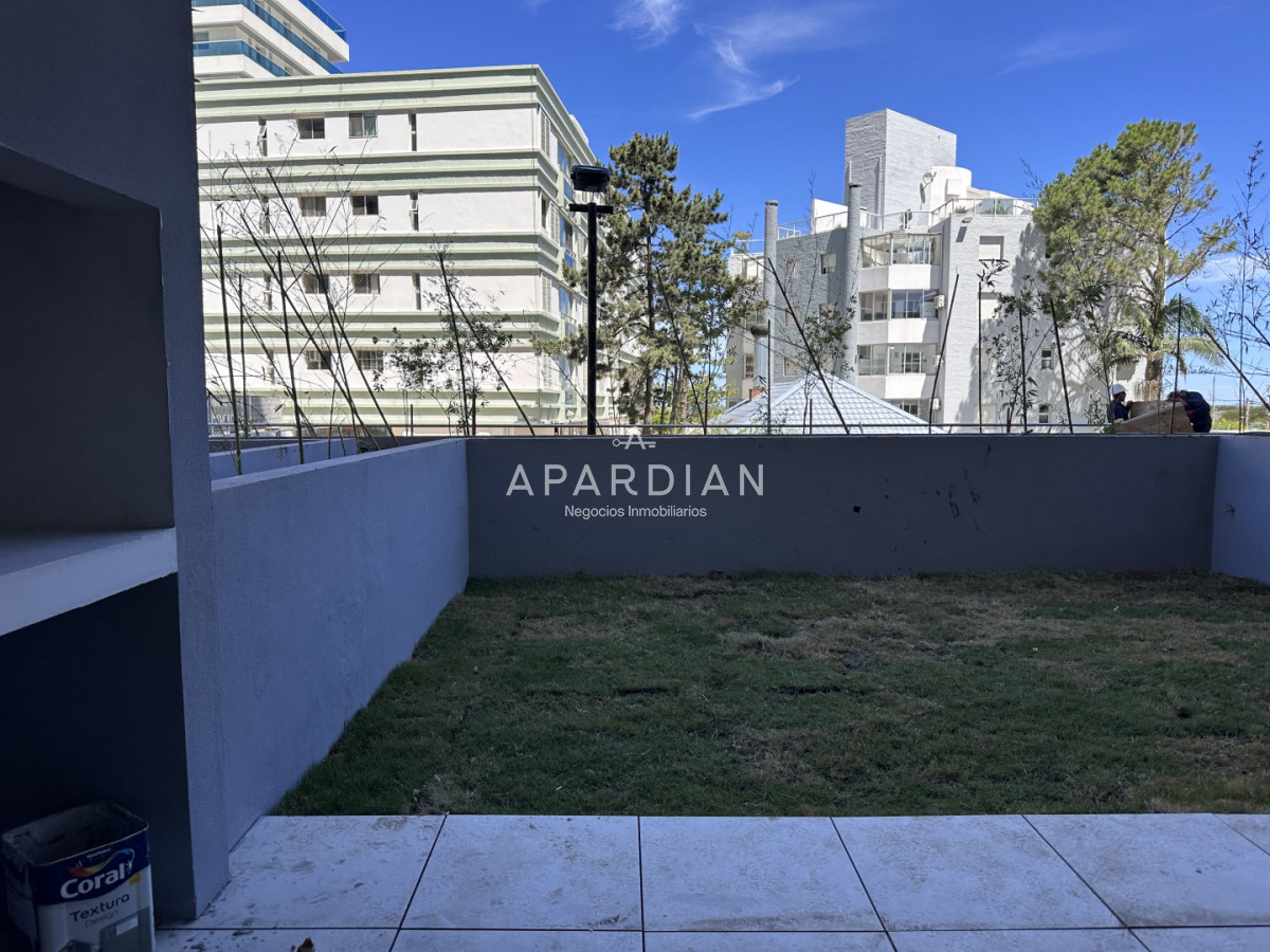 Apartamento ID.21099369 - Apartamento de 2 dormitorios en venta, Playa Brava, Punta del Este