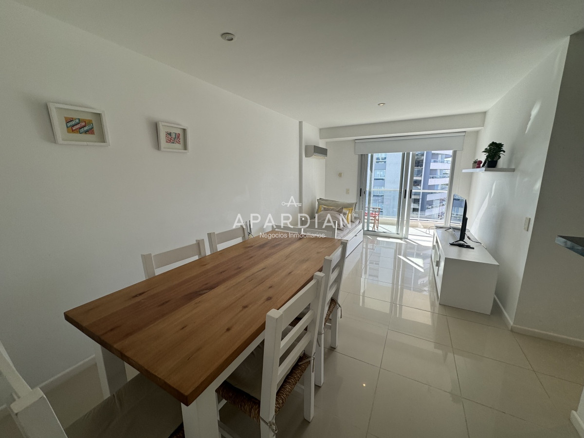 Apartamento ID.21097849 - Apartamento de 2 dormitorios 1 baño ubicado en playa brava a metros del mar 
