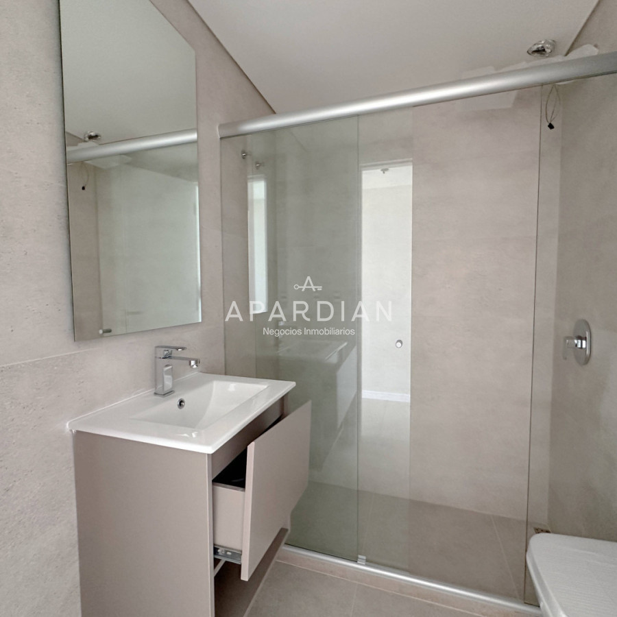 Apartamento ID.21099369 - Apartamento de 2 dormitorios en venta, Playa Brava, Punta del Este