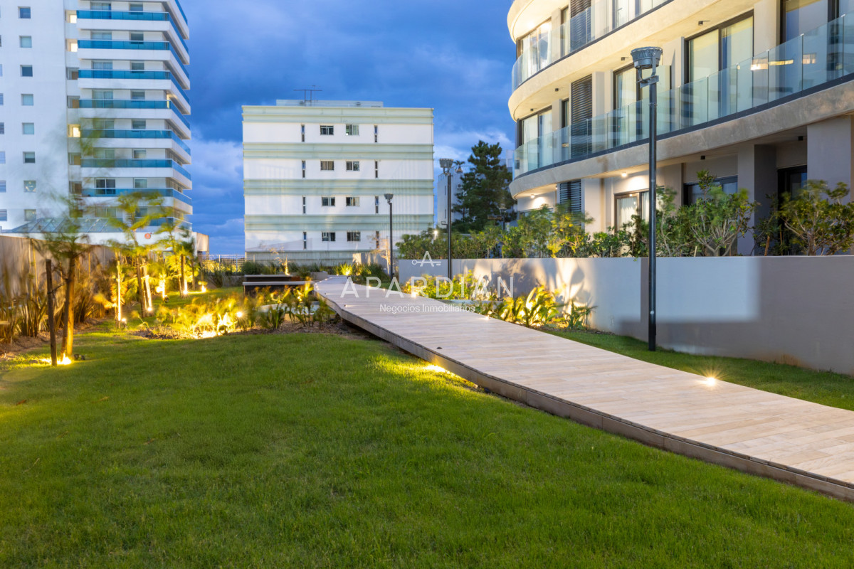 Apartamento ID.21099369 - Apartamento de 2 dormitorios en venta, Playa Brava, Punta del Este