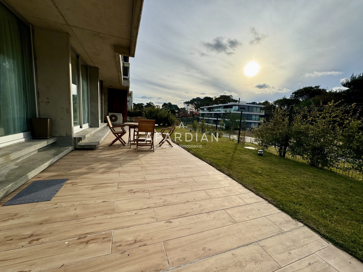 Apartamento ID.21096884 - apartamento 2 dormitorios 2 baños sobre playa mansa