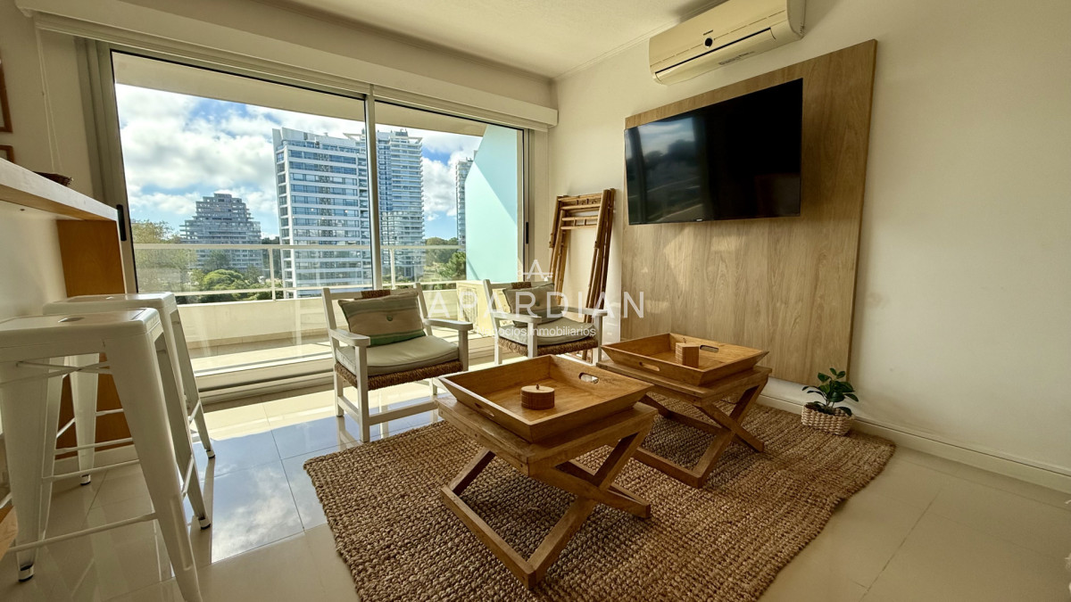 Apartamento ID.21099419 - Apartamento de un dormitorio, con gran terraza, en venta en Punta del Este