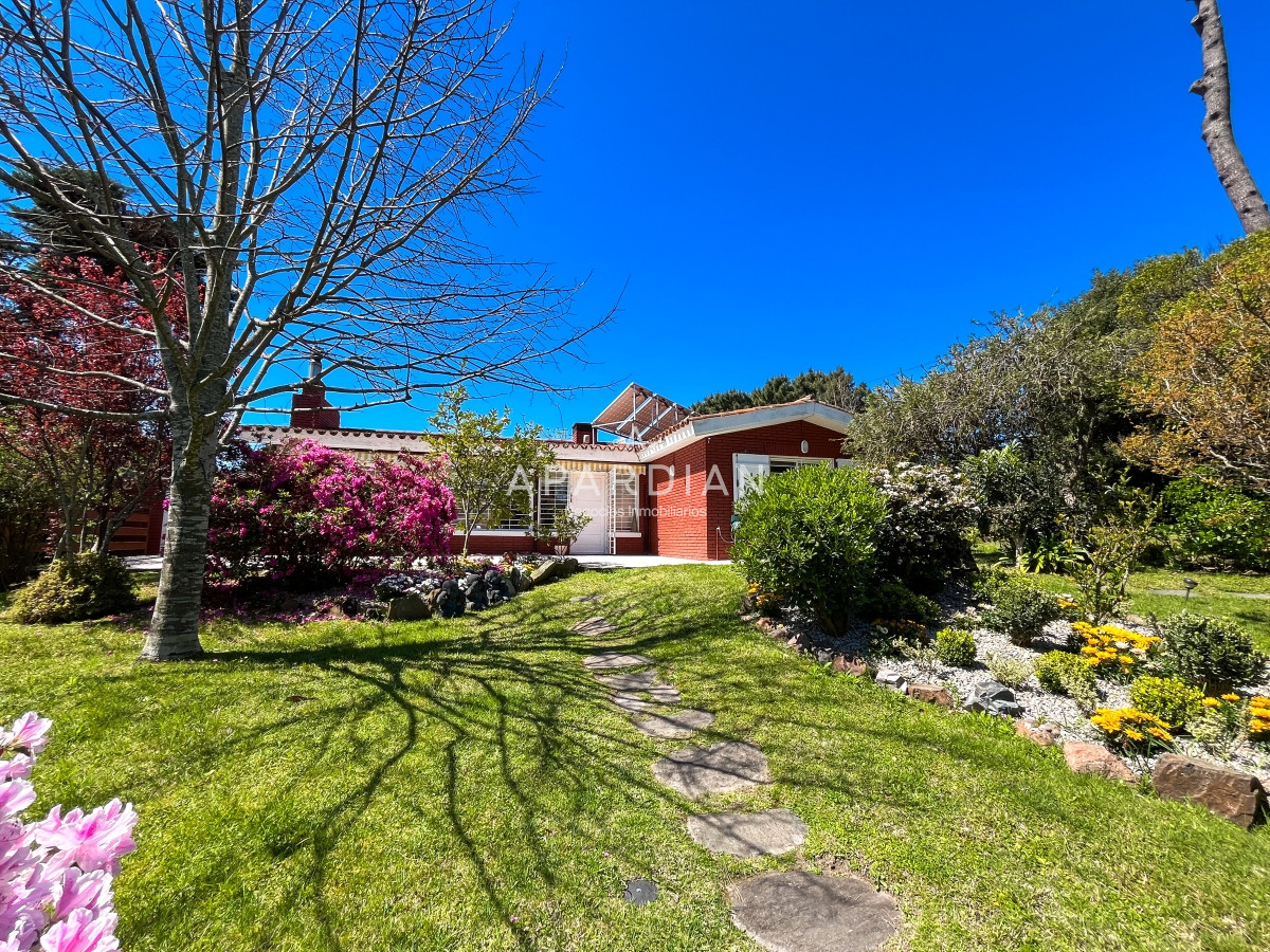 Casa ID.21097404 - Casa en venta, Cantegril, Punta del Este 3 dormitorios