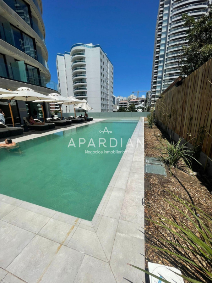 Apartamento ID.21099369 - Apartamento de 2 dormitorios en venta, Playa Brava, Punta del Este