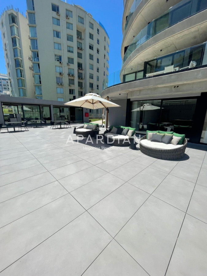 Apartamento ID.21099369 - Apartamento de 2 dormitorios en venta, Playa Brava, Punta del Este