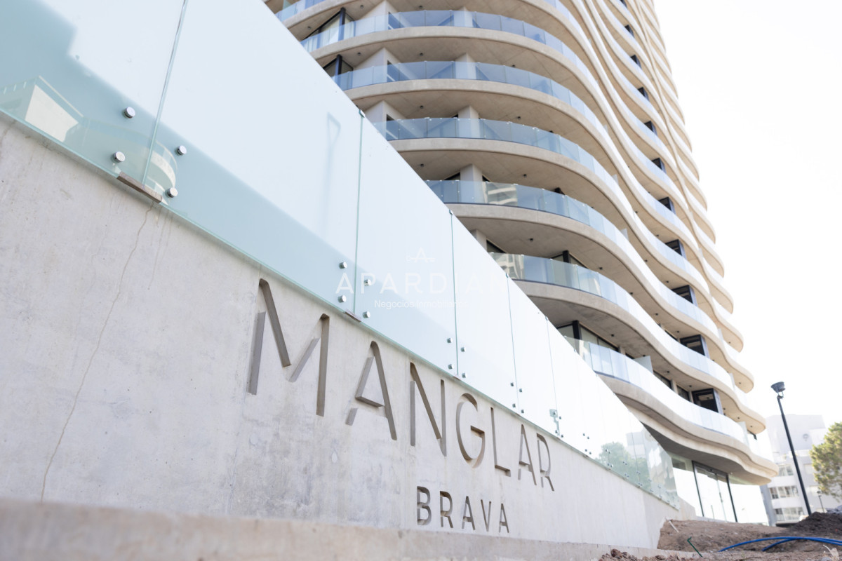 Apartamento ID.21099369 - Apartamento de 2 dormitorios en venta, Playa Brava, Punta del Este