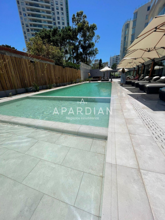 Apartamento ID.21099369 - Apartamento de 2 dormitorios en venta, Playa Brava, Punta del Este