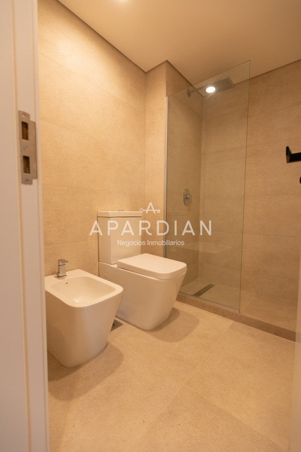 Apartamento ID.21099369 - Apartamento de 2 dormitorios en venta, Playa Brava, Punta del Este