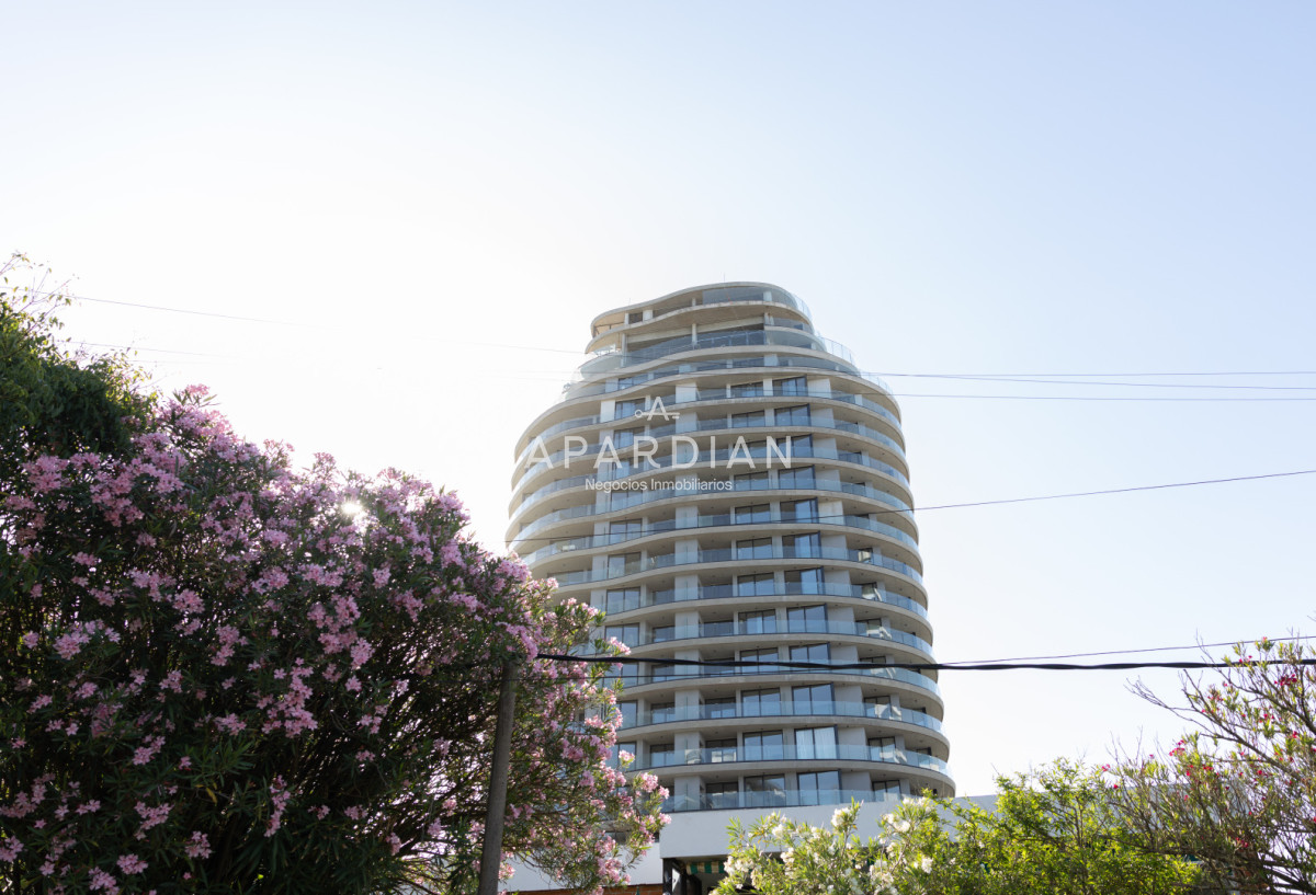 Apartamento ID.21099369 - Apartamento de 2 dormitorios en venta, Playa Brava, Punta del Este