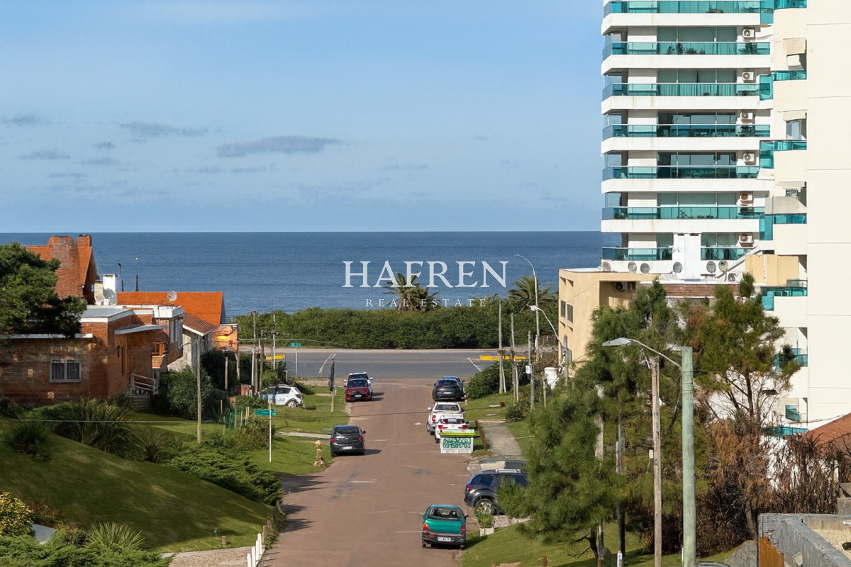 Apartamento ID.328 - Apartamento en venta de 3 dormitorios en Playa Brava Punta del Este