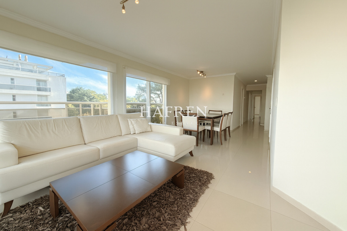 Apartamento ID.328 - Apartamento en venta de 3 dormitorios en Playa Brava Punta del Este