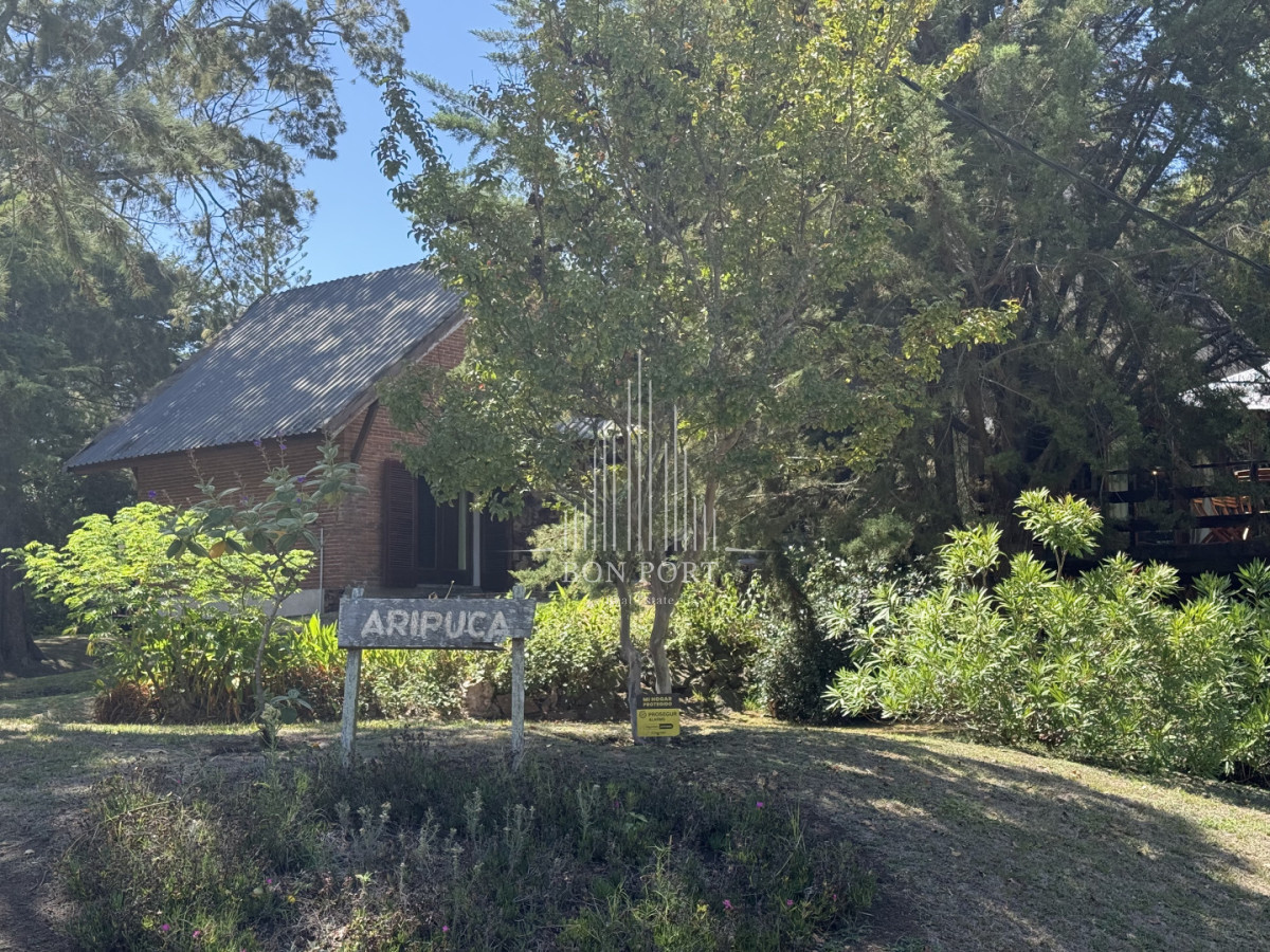 Casa ID.250 - Casa en venta de 3 dormitorios en exclusivo barrio golf de Punta del Este