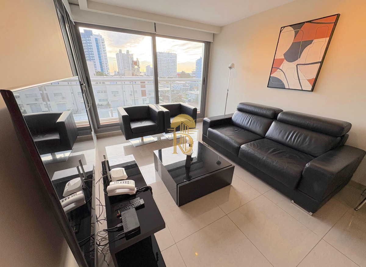 Apartamento de 1 dormitorio y medio en venta en Aidy Gril, Playa Brava y Mansa Punta del Este -id-460-2