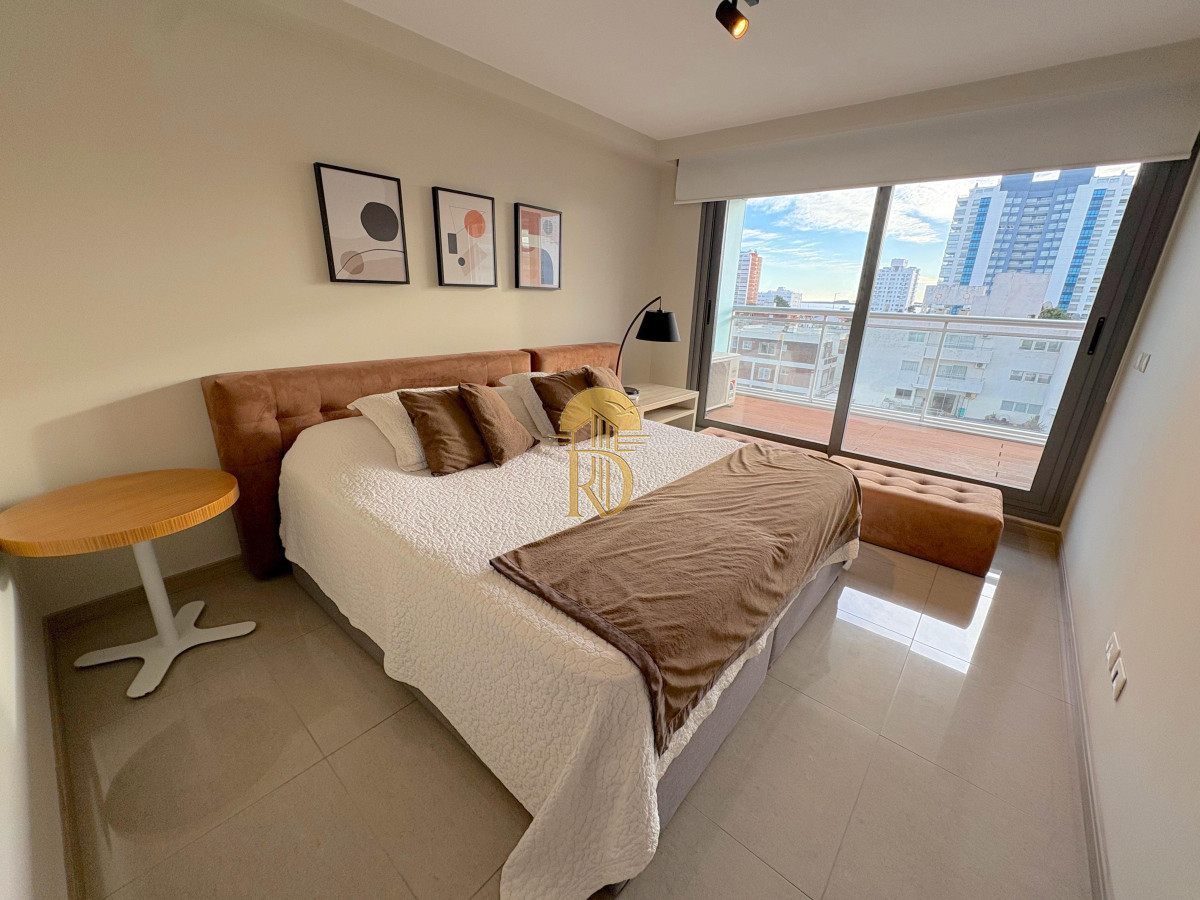 Apartamento de 1 dormitorio y medio en venta en Aidy Gril, Playa Brava y Mansa Punta del Este -id-460-13