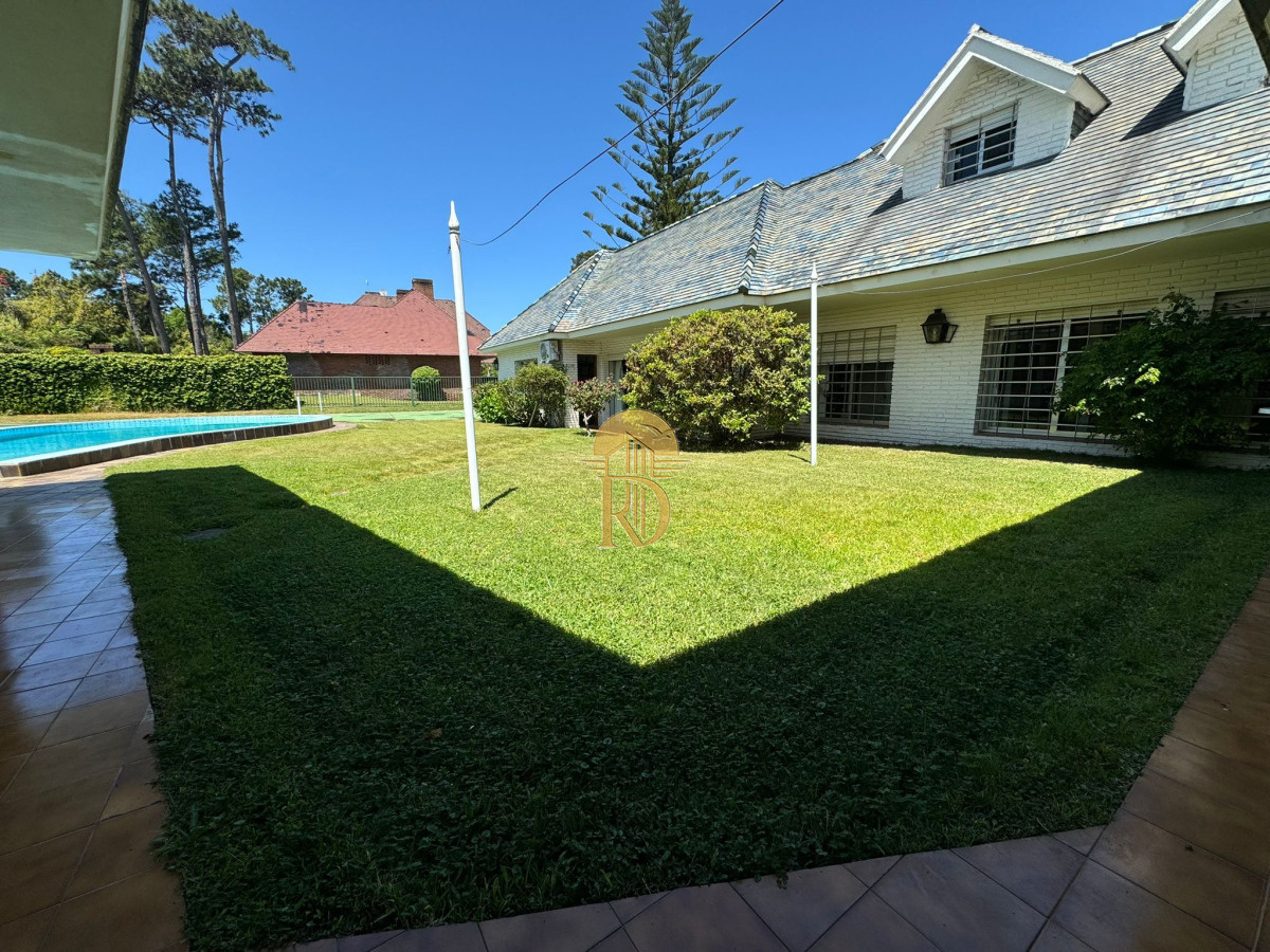 casa en venta y alquiler playa mansa -id-350-1