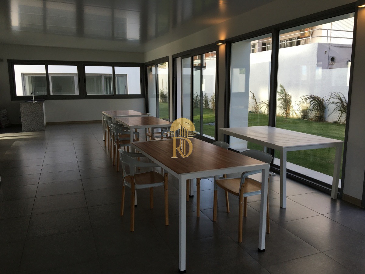 Apartamento de 1 dormitorio y medio en venta en Aidy Gril, Playa Brava y Mansa Punta del Este -id-460-21
