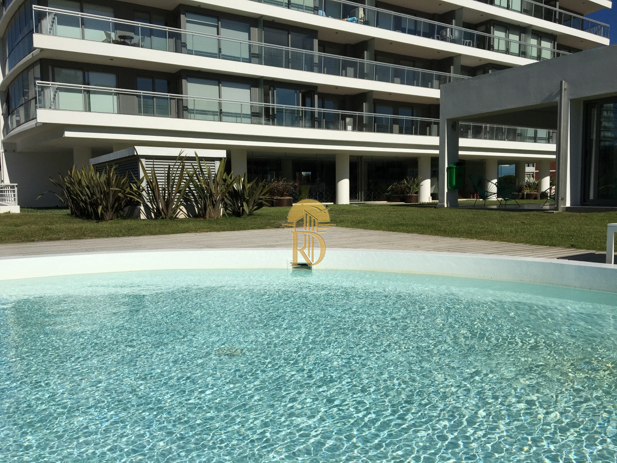 Apartamento de 1 dormitorio y medio en venta en Aidy Gril, Playa Brava y Mansa Punta del Este -id-460-20