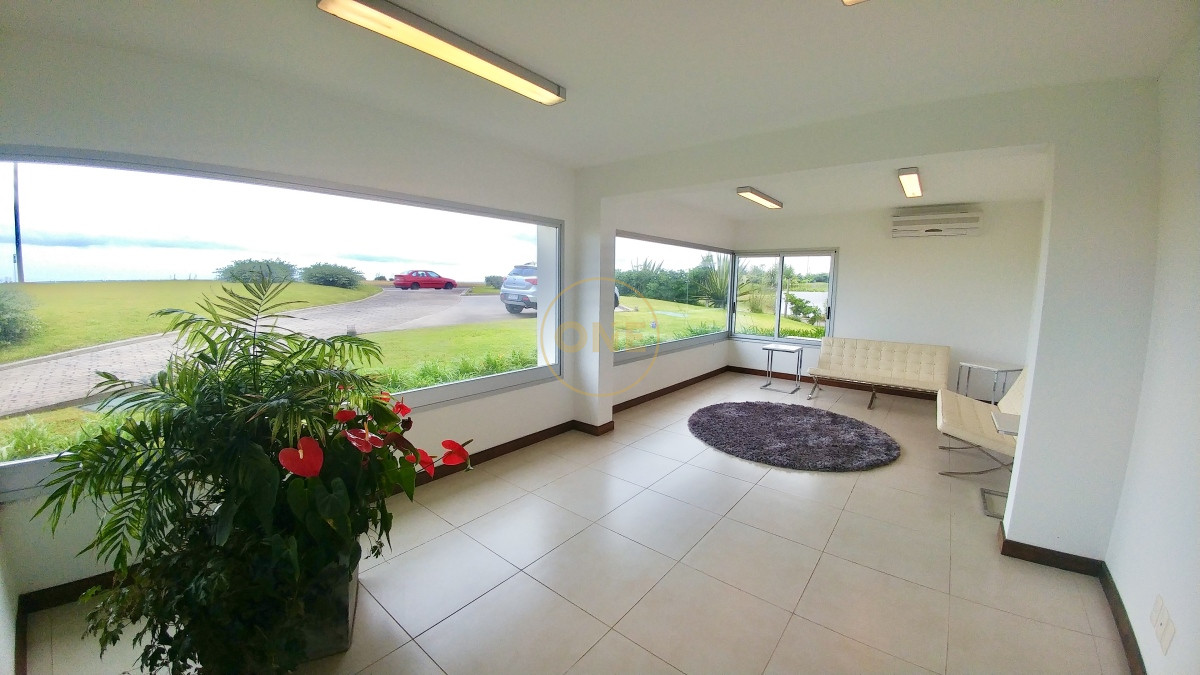 Apartamento ID.2421 - Penthouse 4 dormitorios en venta Playa Mansa Punta del Este