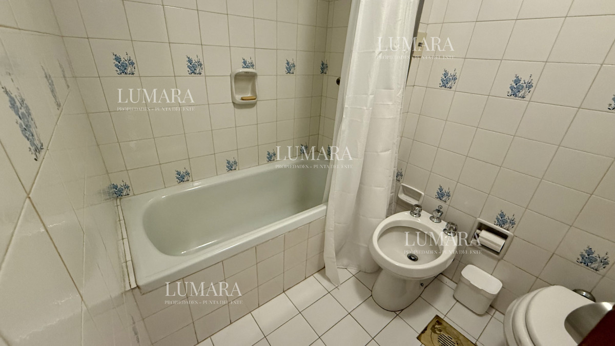 Apartamento ID.3120 - Apartamento en venta frente al mar en Punta del Este