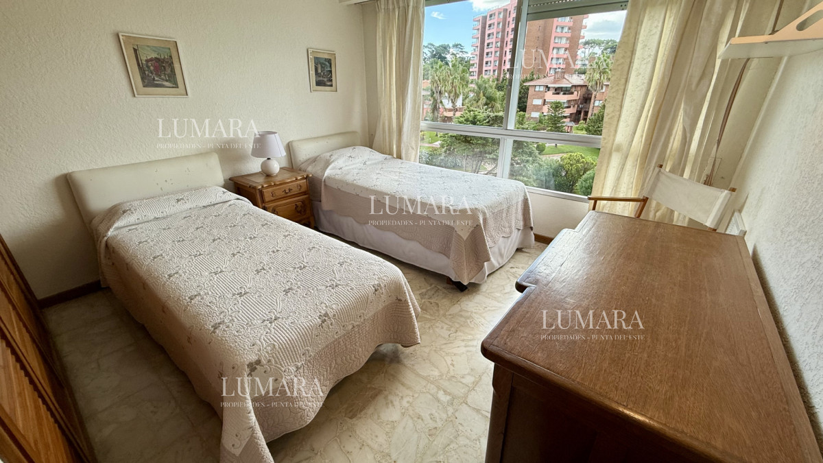 Apartamento ID.3120 - Apartamento en venta frente al mar en Punta del Este