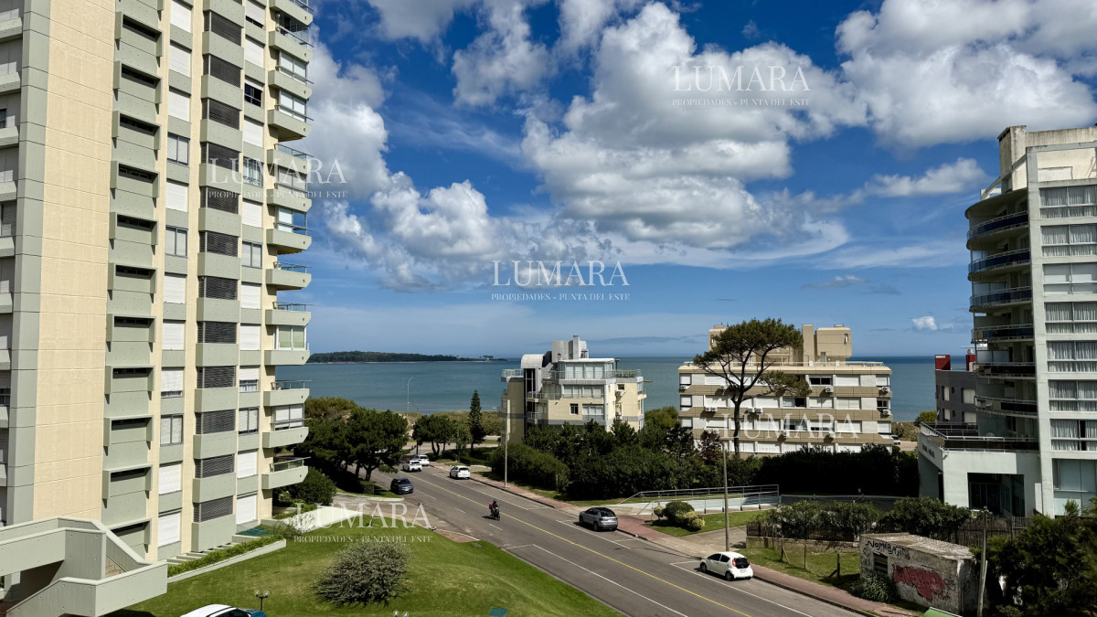 Apartamento ID.3120 - Apartamento en venta frente al mar en Punta del Este