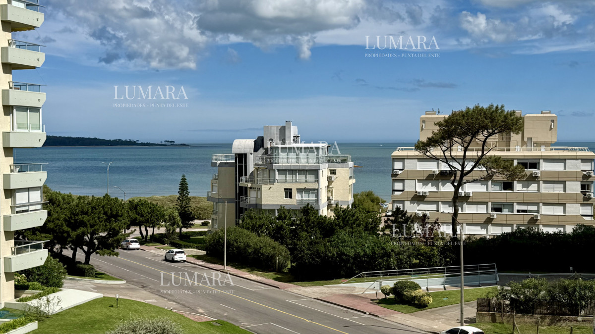 Apartamento ID.3120 - Apartamento en venta frente al mar en Punta del Este