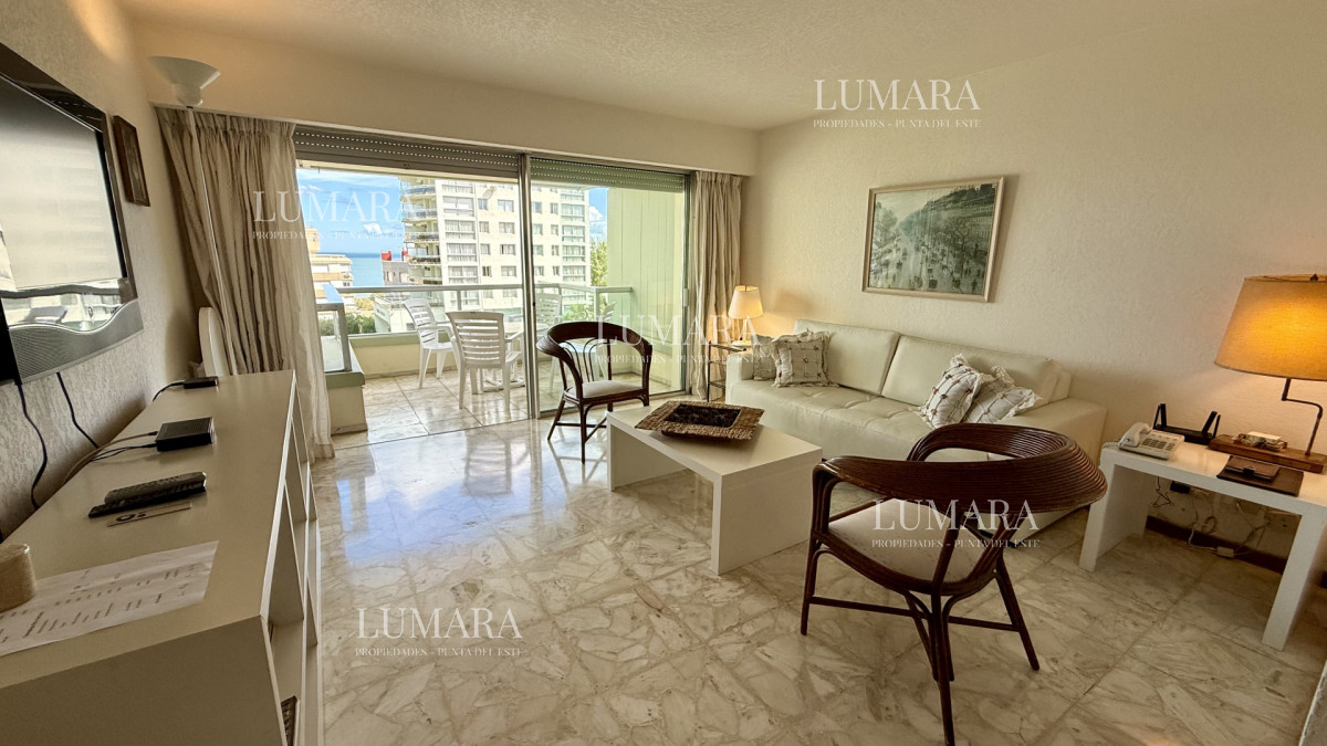 Apartamento ID.3120 - Apartamento en venta frente al mar en Punta del Este