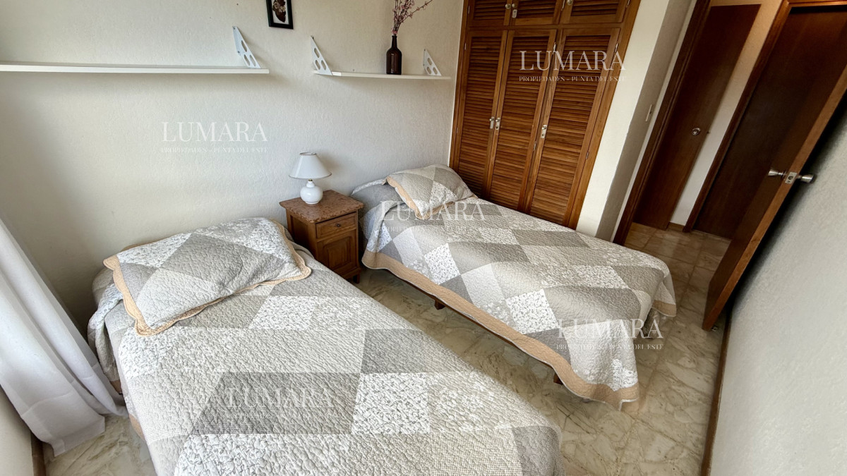 Apartamento ID.3120 - Apartamento en venta frente al mar en Punta del Este