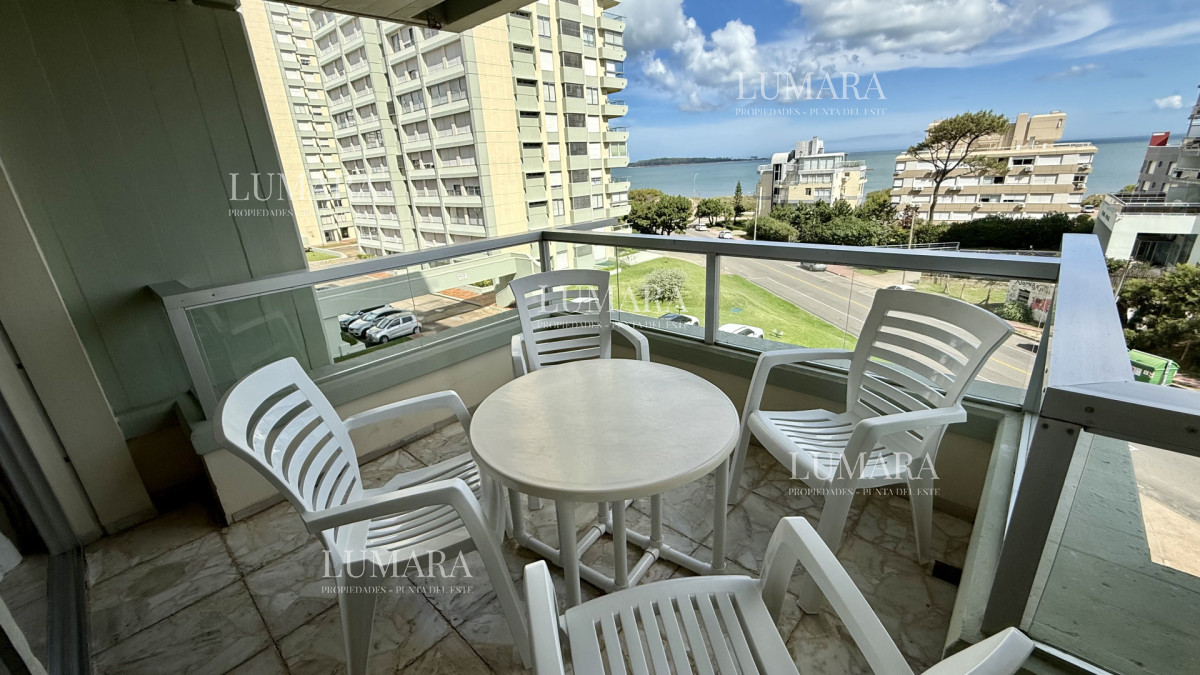 Apartamento ID.3120 - Apartamento en venta frente al mar en Punta del Este