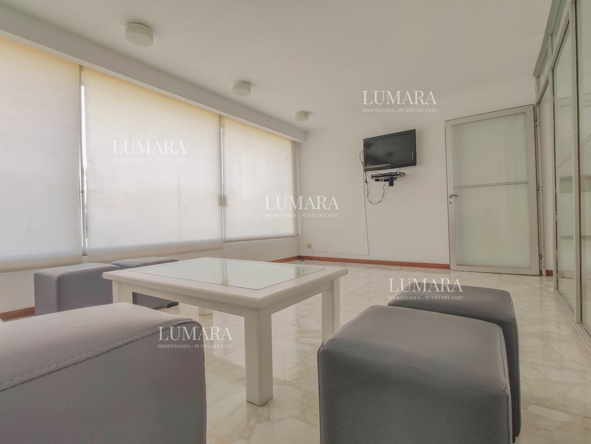Apartamento ID.3120 - Apartamento en venta frente al mar en Punta del Este