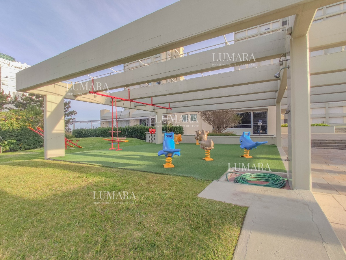 Apartamento ID.3120 - Apartamento en venta frente al mar en Punta del Este