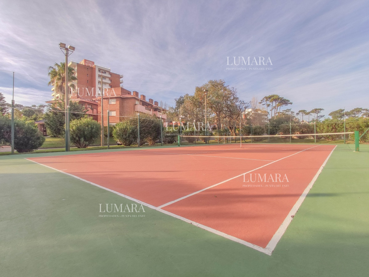 Apartamento ID.3120 - Apartamento en venta frente al mar en Punta del Este