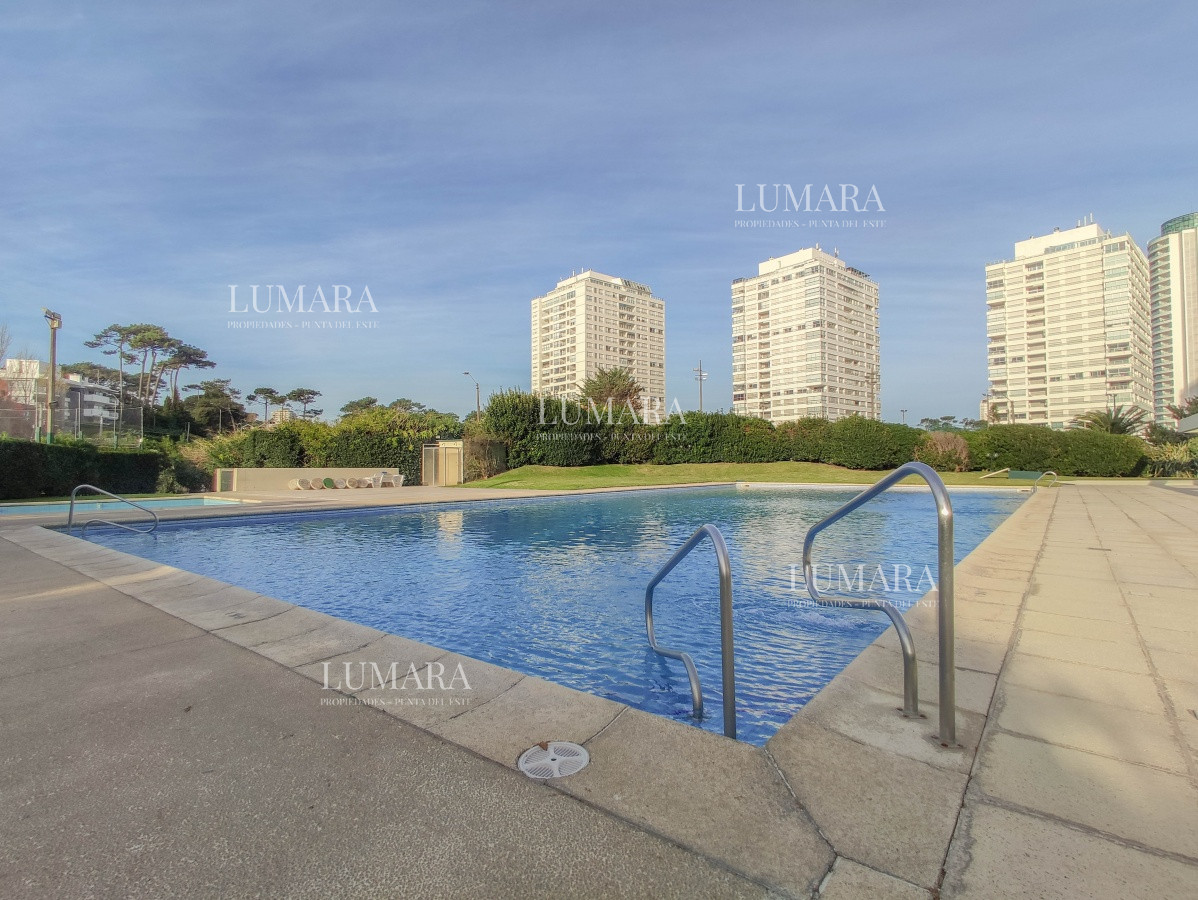 Apartamento ID.3120 - Apartamento en venta frente al mar en Punta del Este