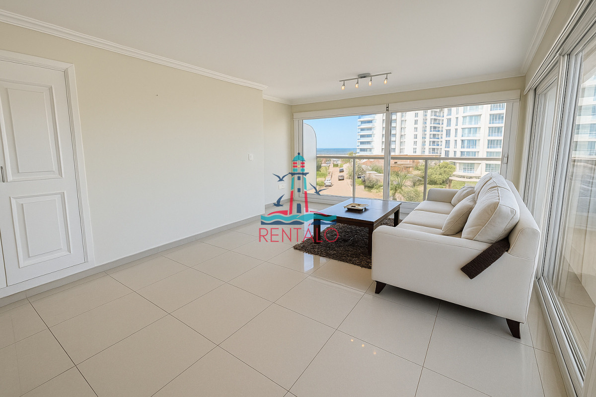 Apartamento ID.680 - 3 dormitorios a 100 metros del mar - Playa Brava – U$S 305.000