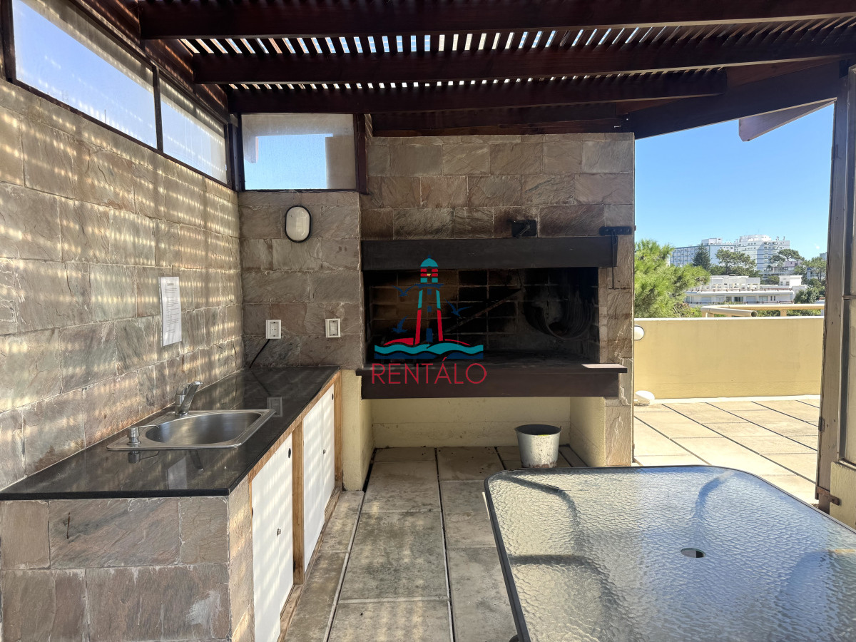 Apartamento ID.680 - 3 dormitorios a 100 metros del mar - Playa Brava – U$S 305.000