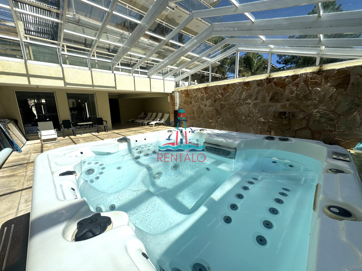 Apartamento ID.680 - 3 dormitorios a 100 metros del mar - Playa Brava – U$S 305.000