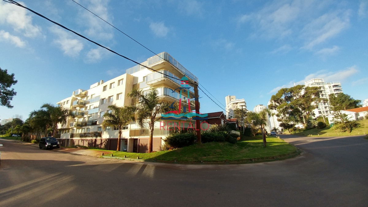 Apartamento ID.680 - 3 dormitorios a 100 metros del mar - Playa Brava – U$S 305.000