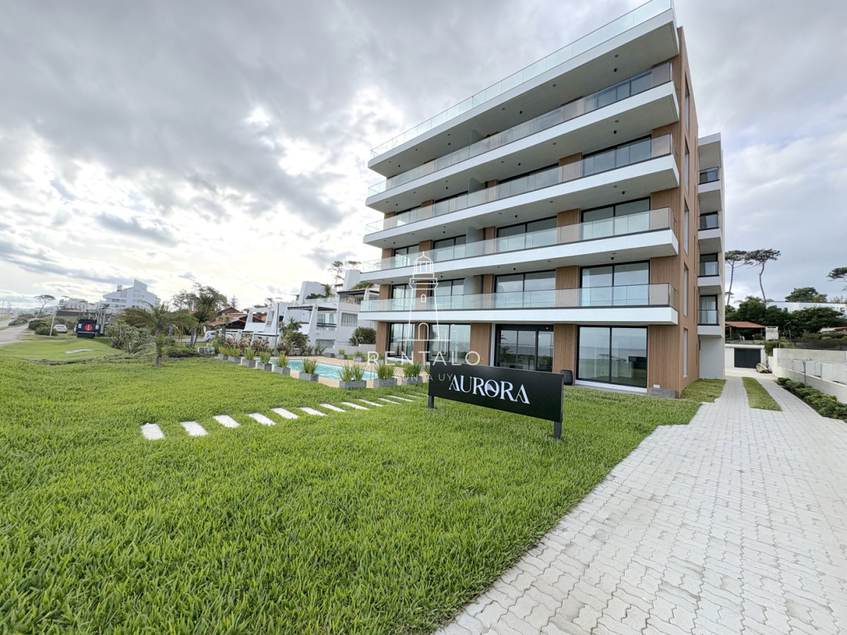 Apartamento ID.1155 - Apartamento en venta frente al mar de 3 dormitorios en suite, Punta del Este 