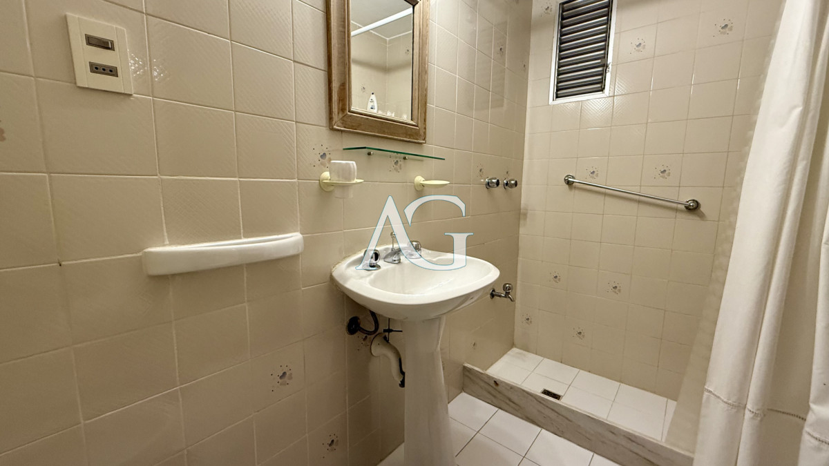 Apartamento ID.520 - Apartamento en venta frente al mar en Punta del Este