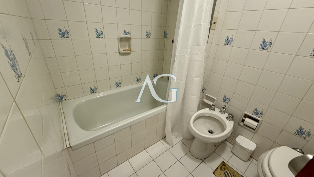 Apartamento ID.520 - Apartamento en venta frente al mar en Punta del Este