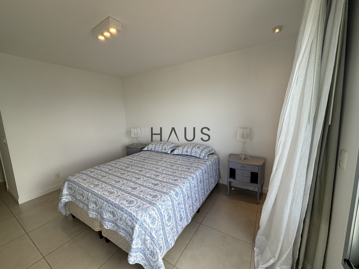 Apartamento ID.295 - Apartamento en venta Playa Mansa 4 dormitorios