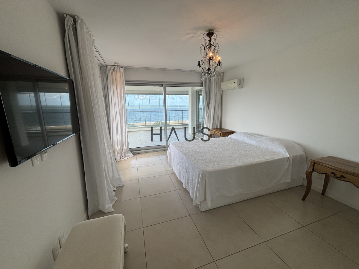 Apartamento ID.295 - Apartamento en venta Playa Mansa 4 dormitorios