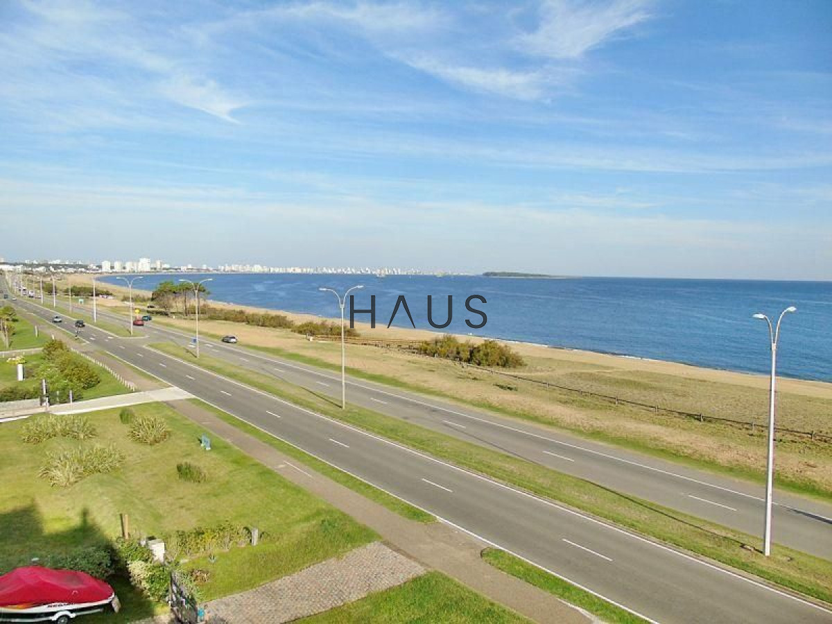 Apartamento ID.295 - Apartamento en venta Playa Mansa 4 dormitorios