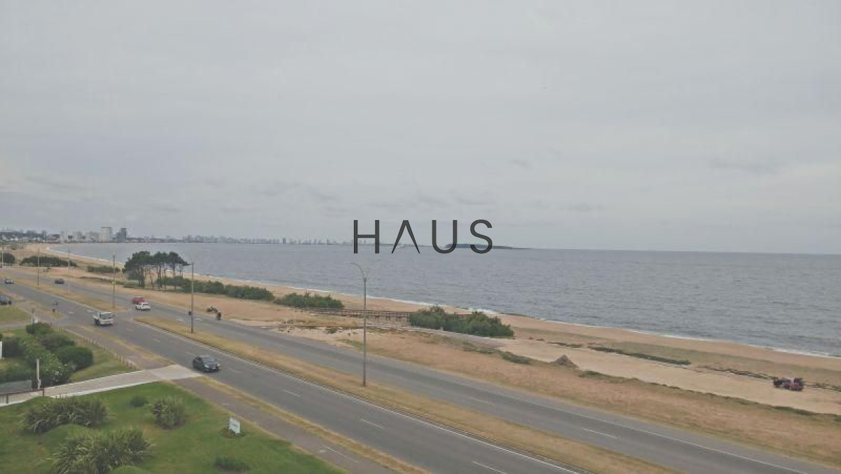 Apartamento ID.295 - Apartamento en venta Playa Mansa 4 dormitorios