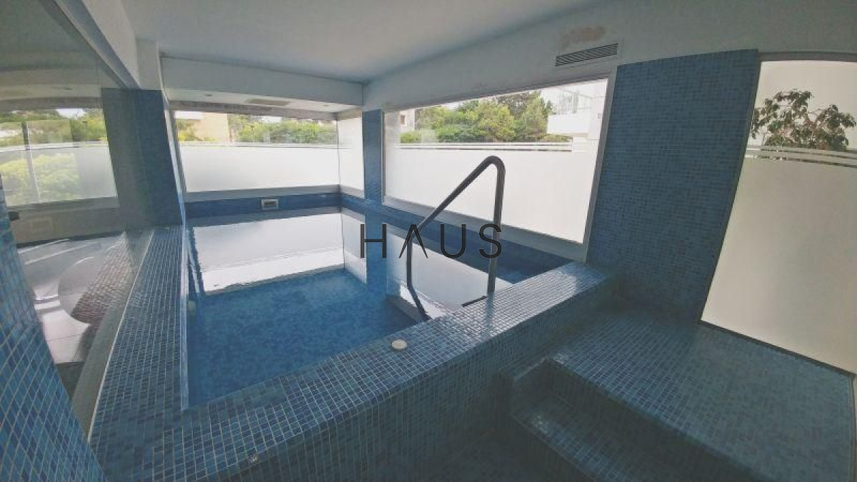 Apartamento ID.295 - Apartamento en venta Playa Mansa 4 dormitorios